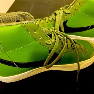 Nike Money Green sneakers